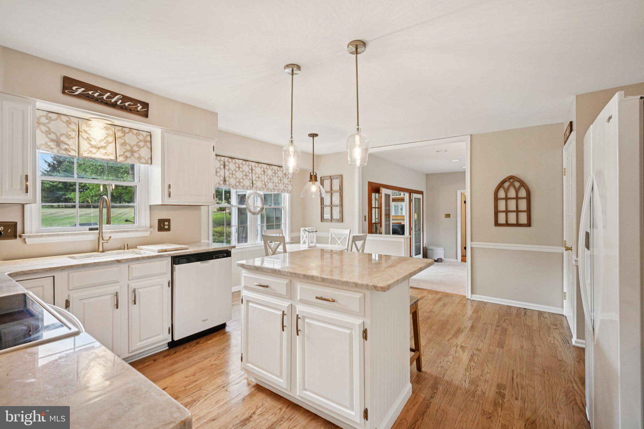 LOCKWOOD CHASE - Residential