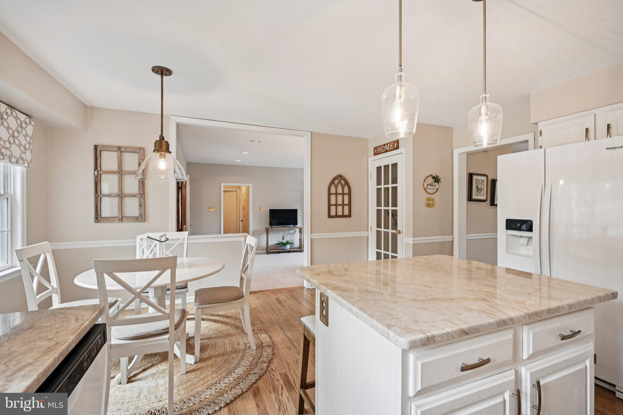 LOCKWOOD CHASE - Residential