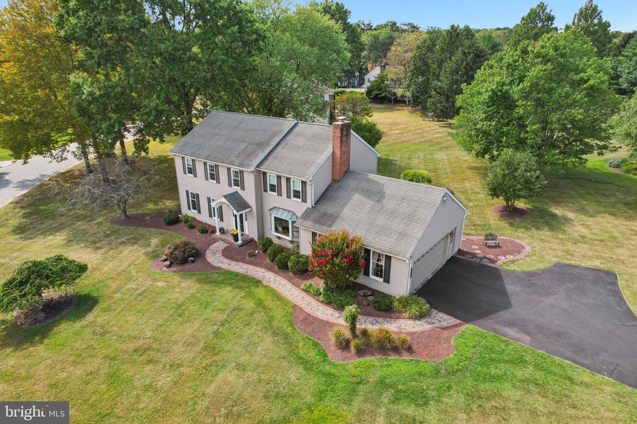 LOCKWOOD CHASE - Residential