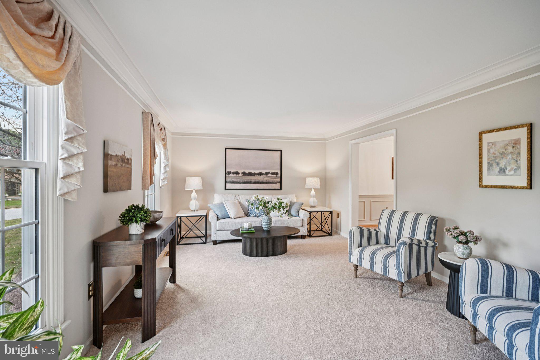 LOCKWOOD CHASE - Residential