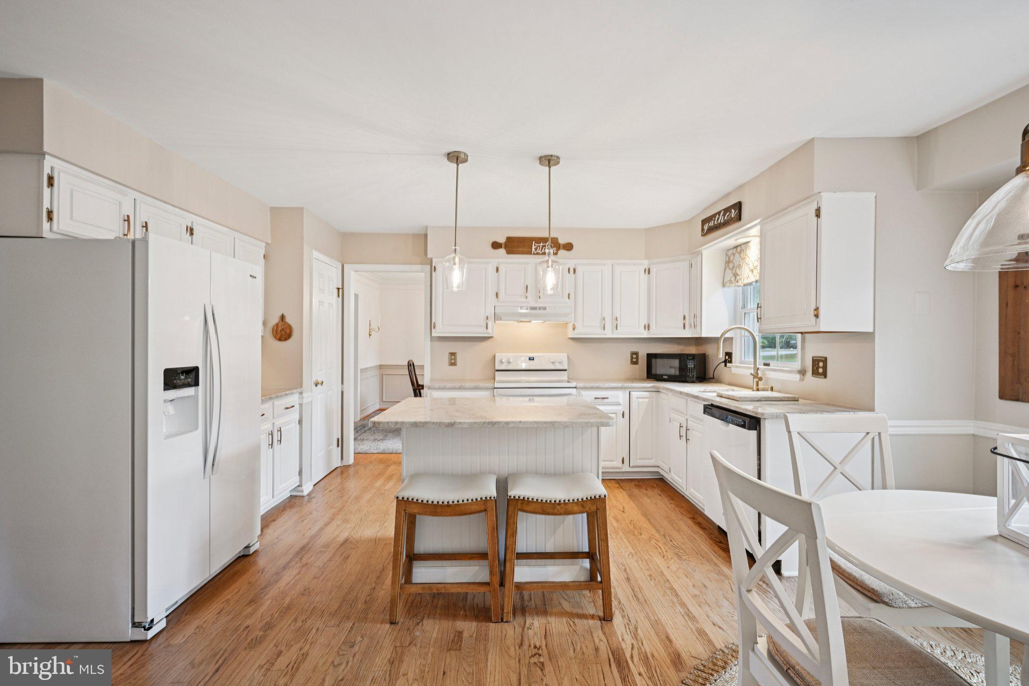 LOCKWOOD CHASE - Residential