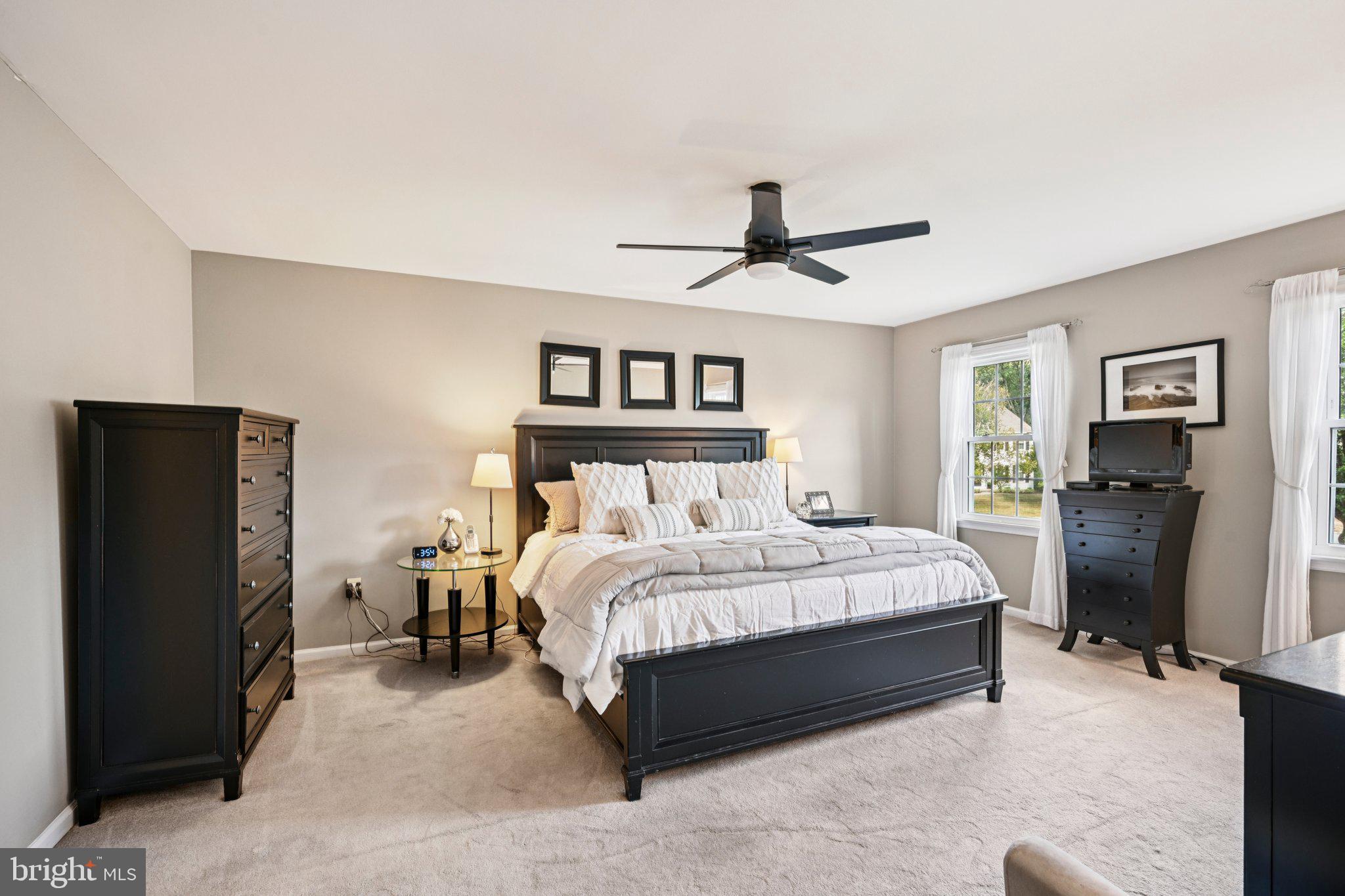 LOCKWOOD CHASE - Residential