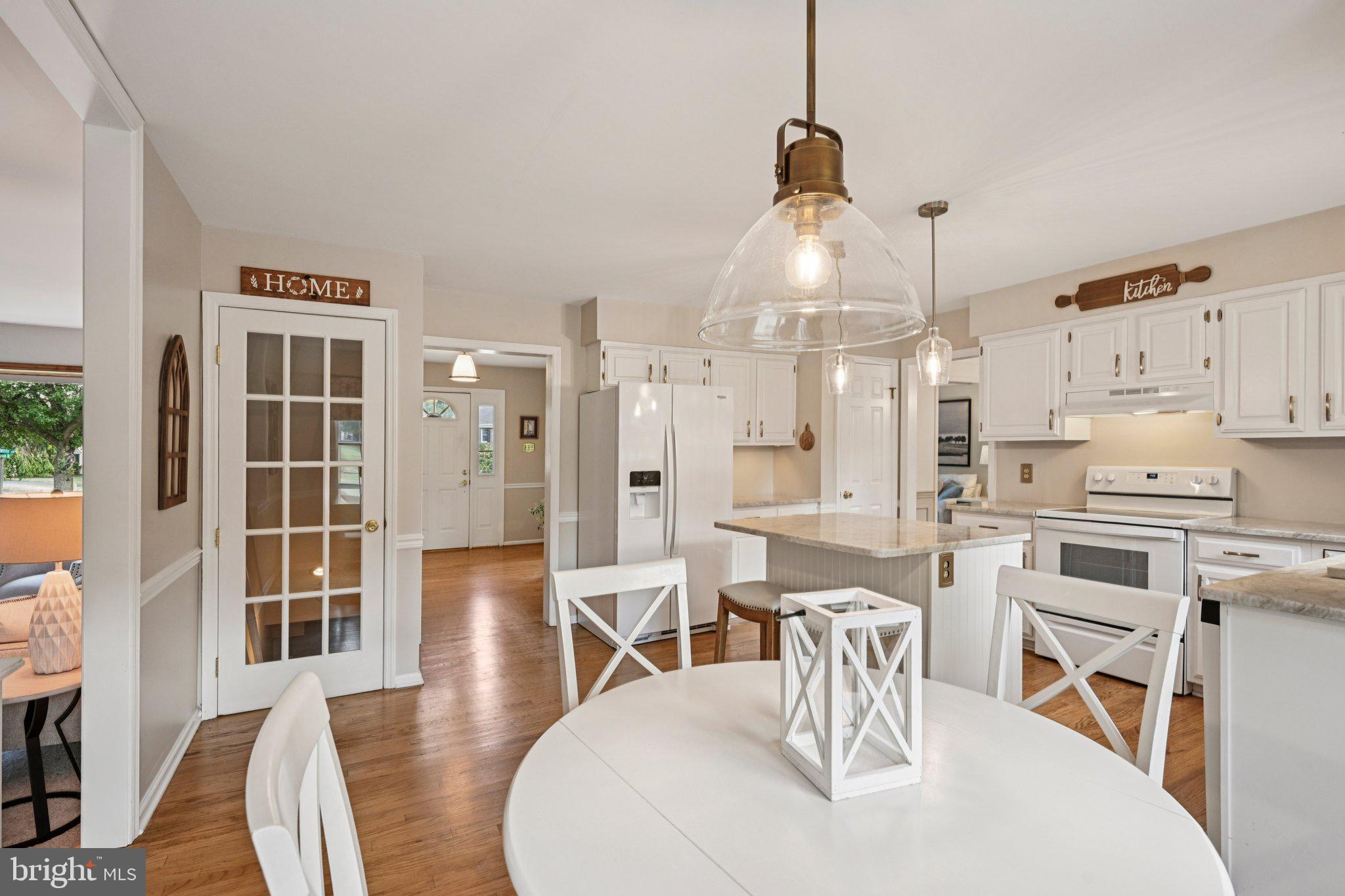 LOCKWOOD CHASE - Residential