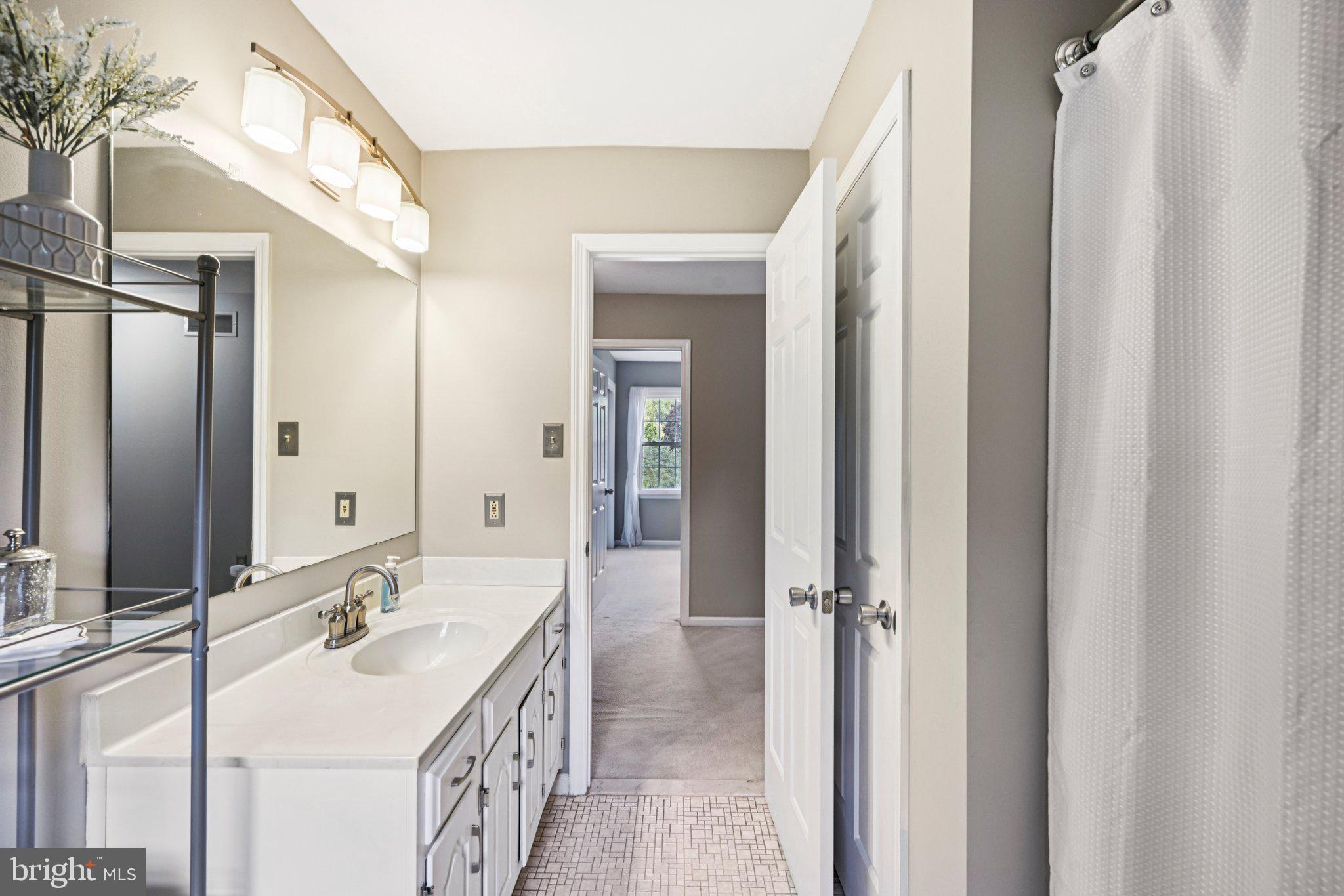 LOCKWOOD CHASE - Residential