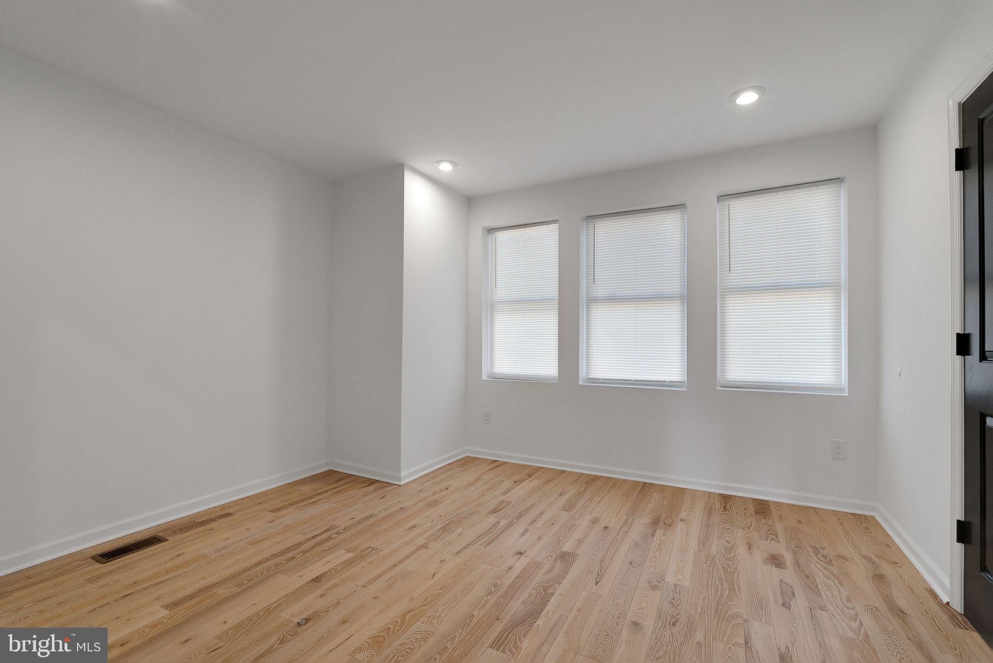 GERMANTOWN (EAST) - Residential