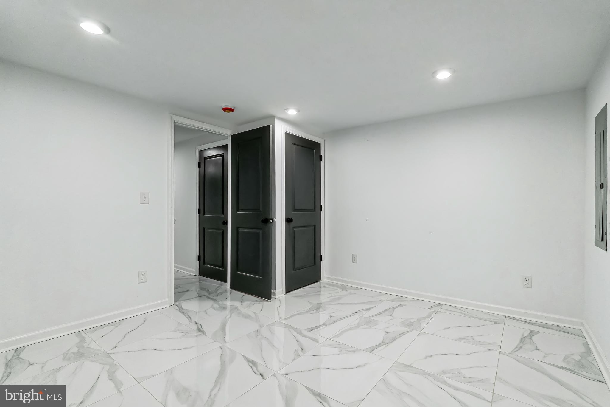 GERMANTOWN (EAST) - Residential