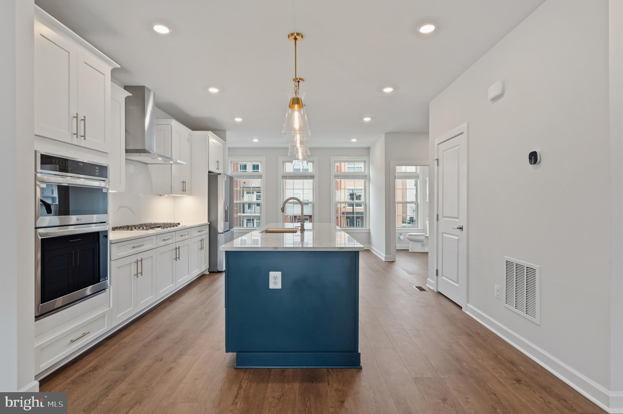 BOULEVARD VI TOWNS - Residential