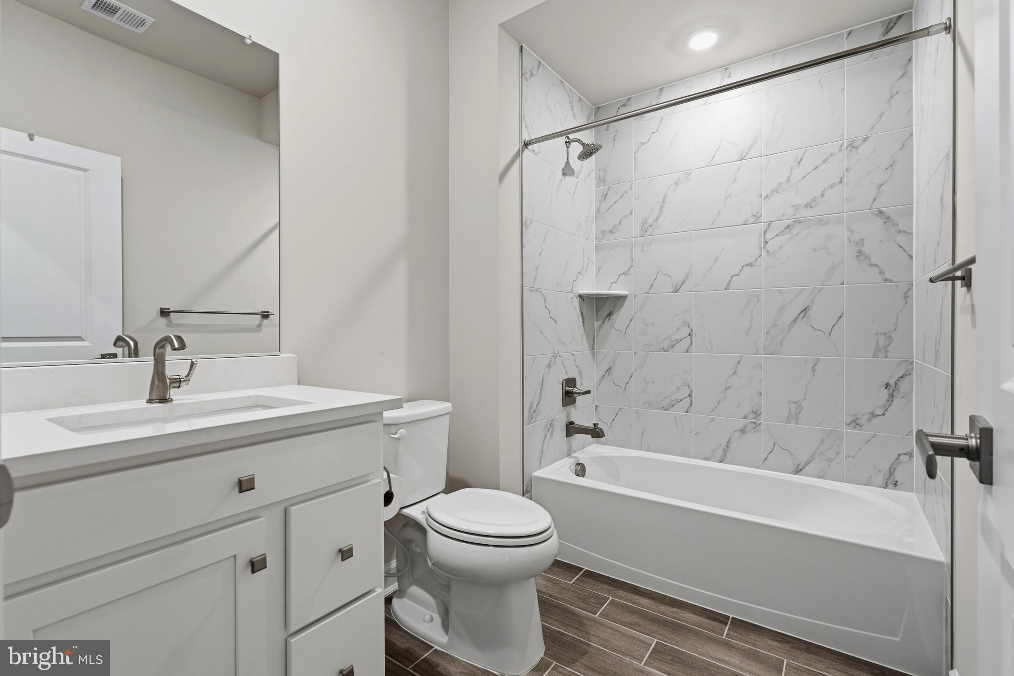 BOULEVARD VI TOWNS - Residential