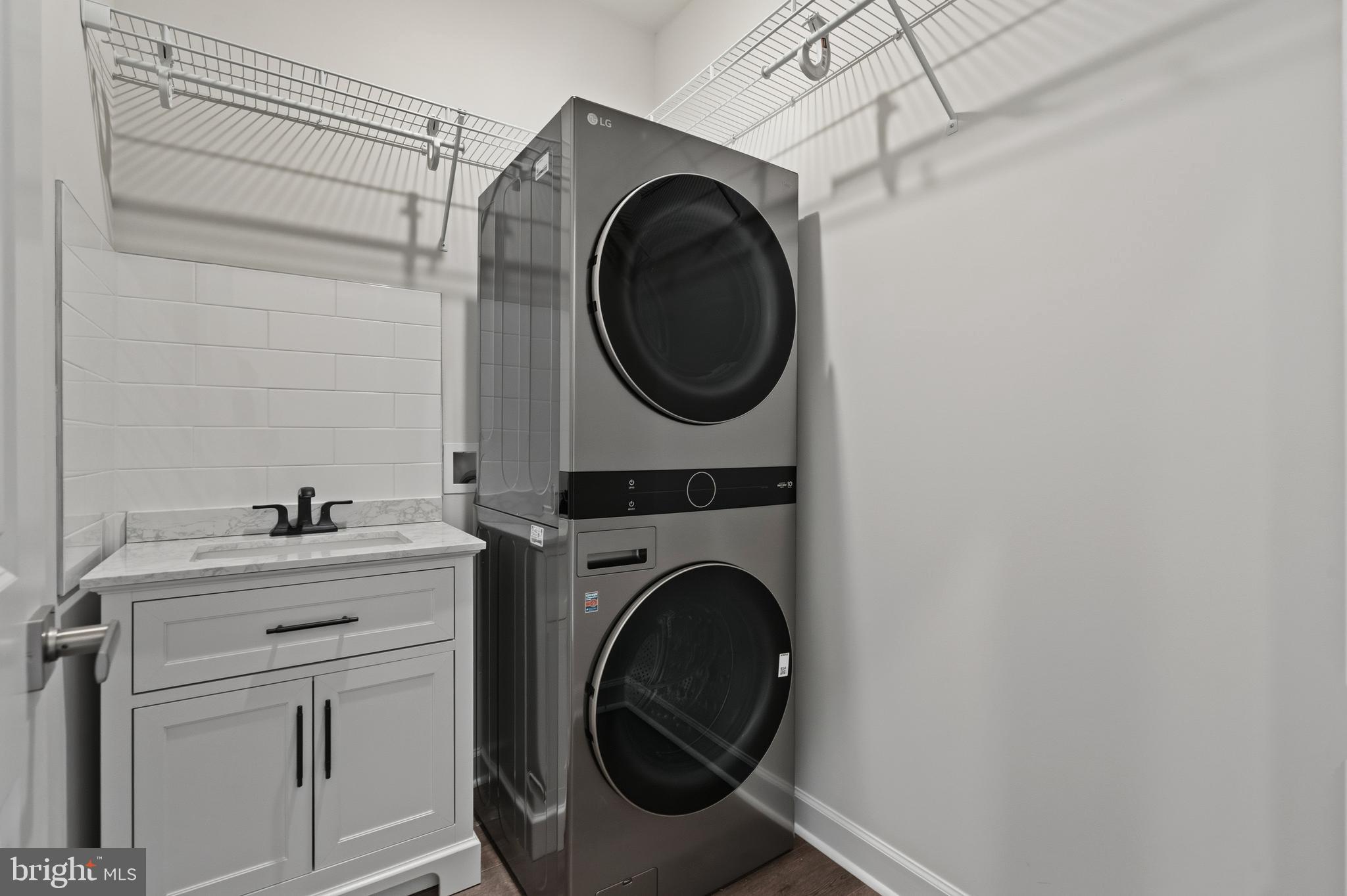 BOULEVARD VI TOWNS - Residential