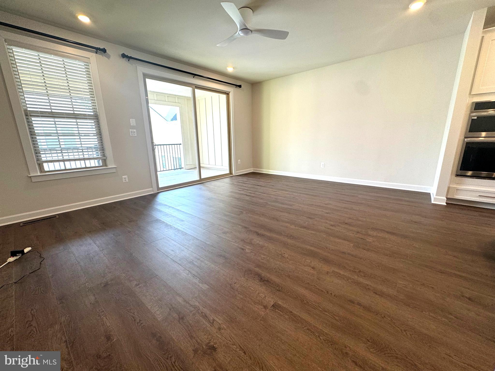 BOULEVARD VI TOWNS - Residential