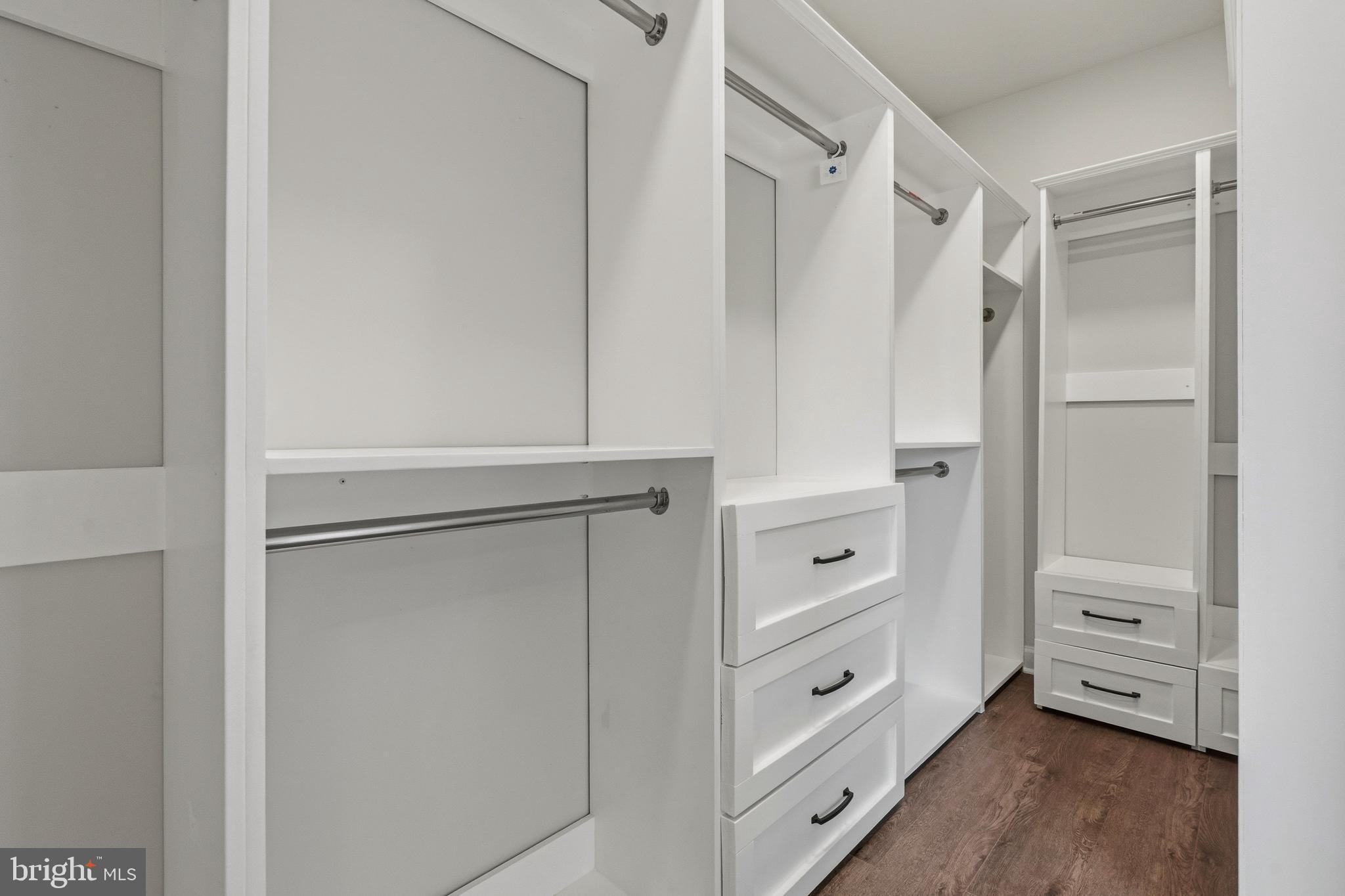 BOULEVARD VI TOWNS - Residential