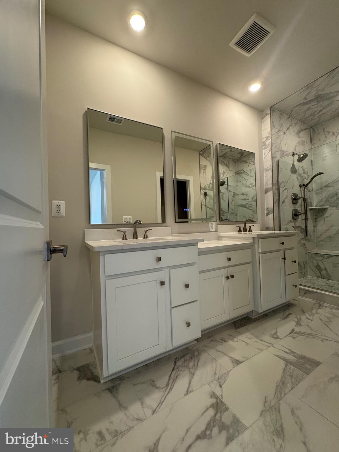 BOULEVARD VI TOWNS - Residential