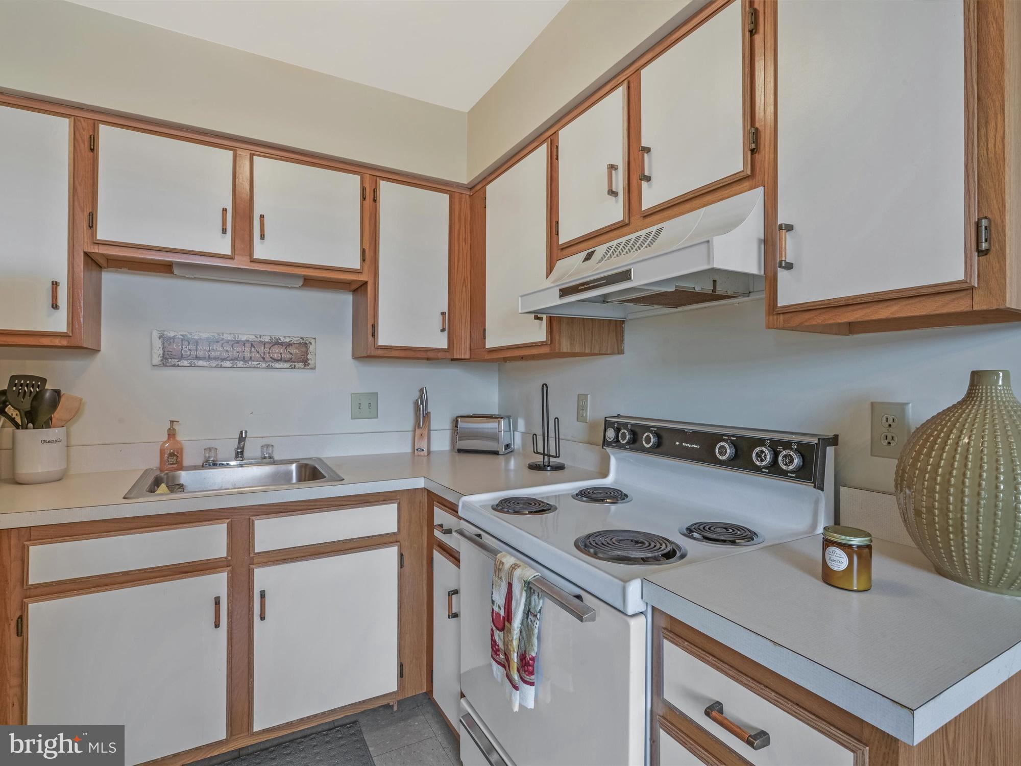 PARKSIDE TOWNHOMES - Residential