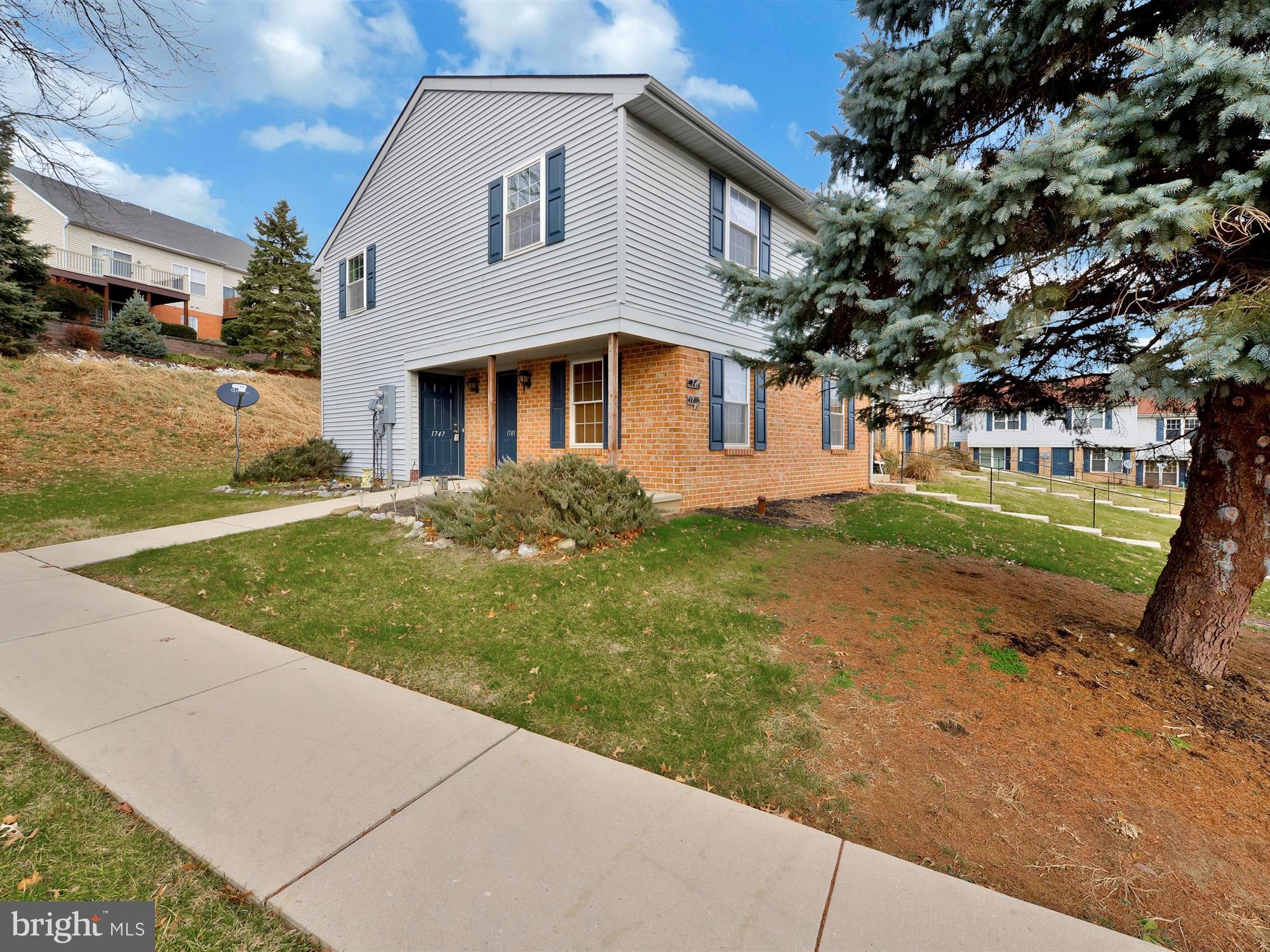 PARKSIDE TOWNHOMES - Residential