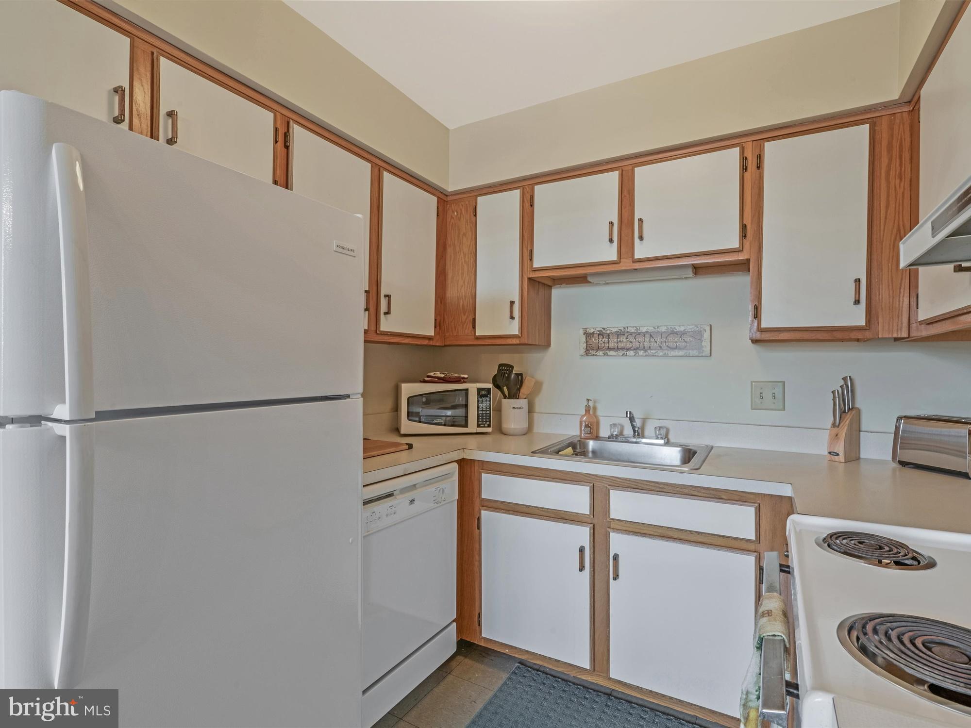 PARKSIDE TOWNHOMES - Residential