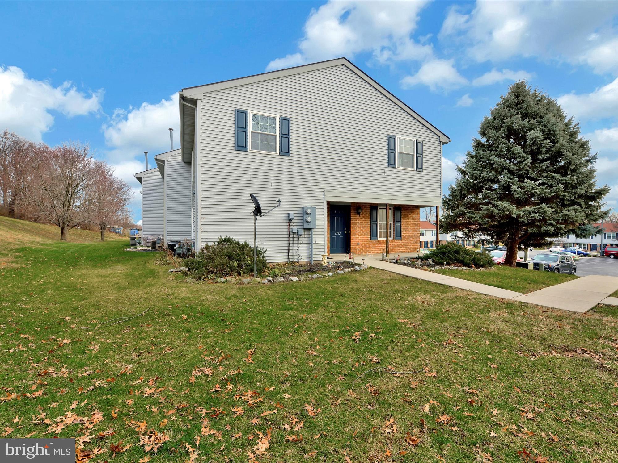 PARKSIDE TOWNHOMES - Residential