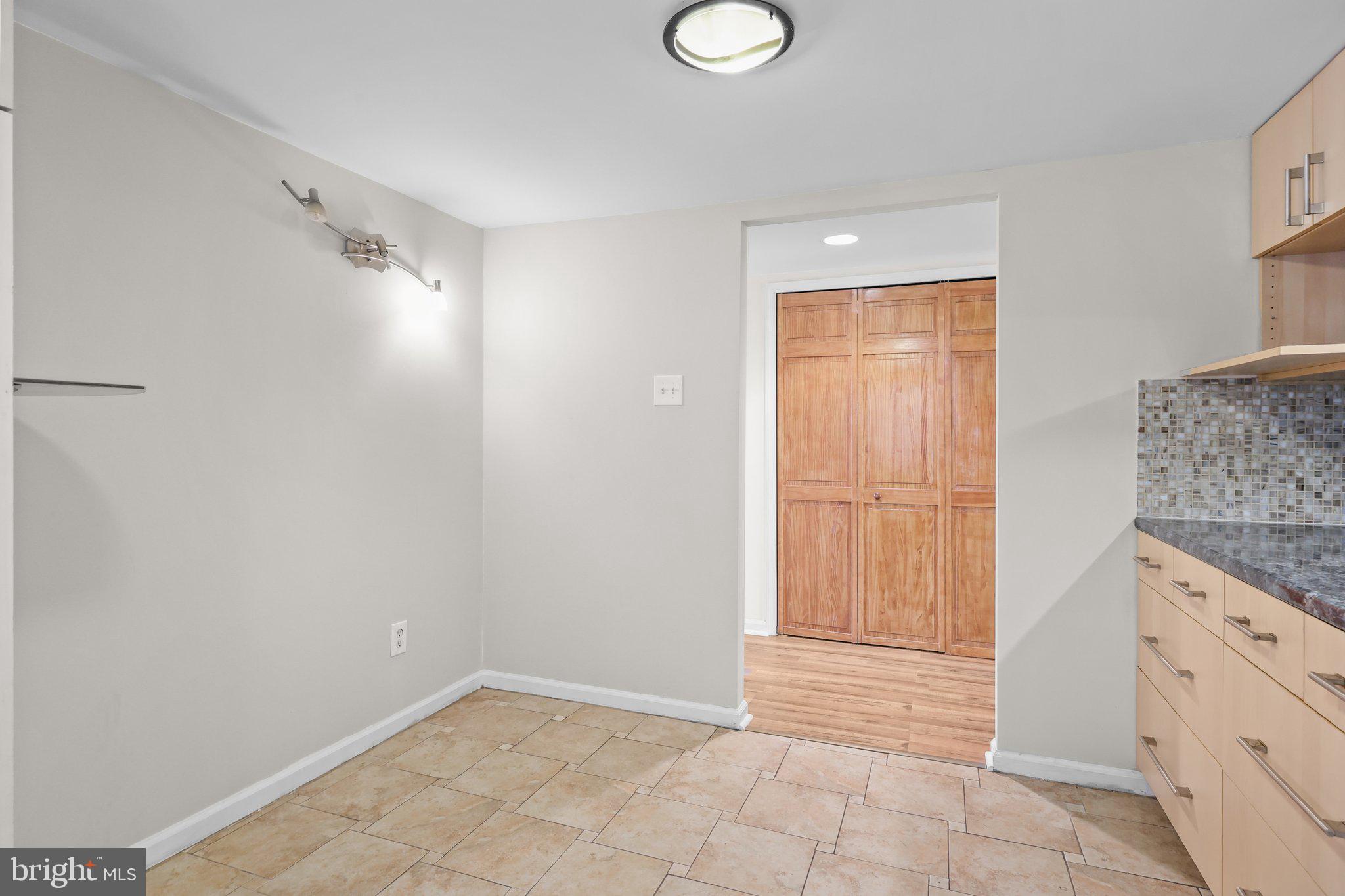 SOMERTON - Residential