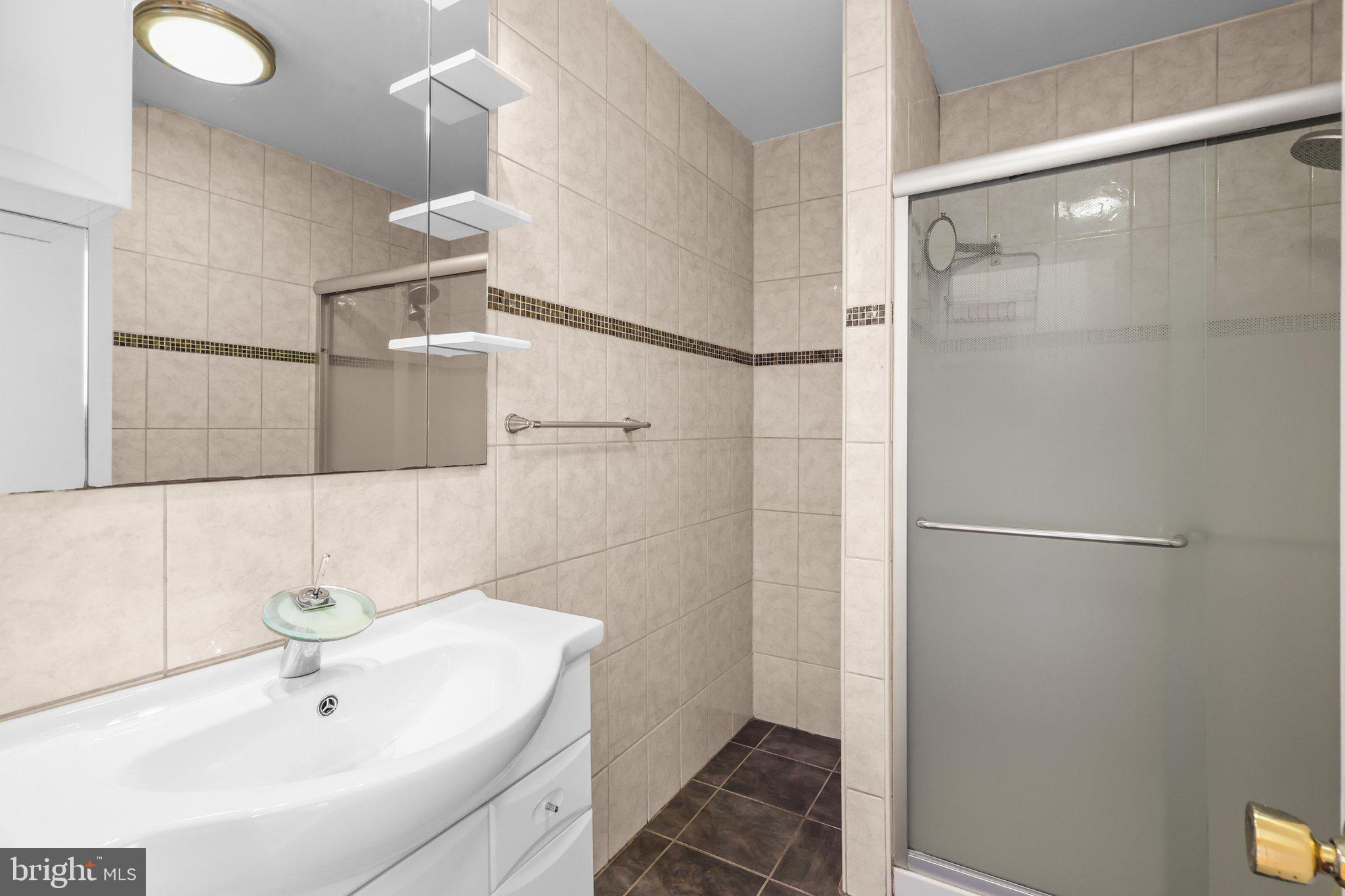 SOMERTON - Residential