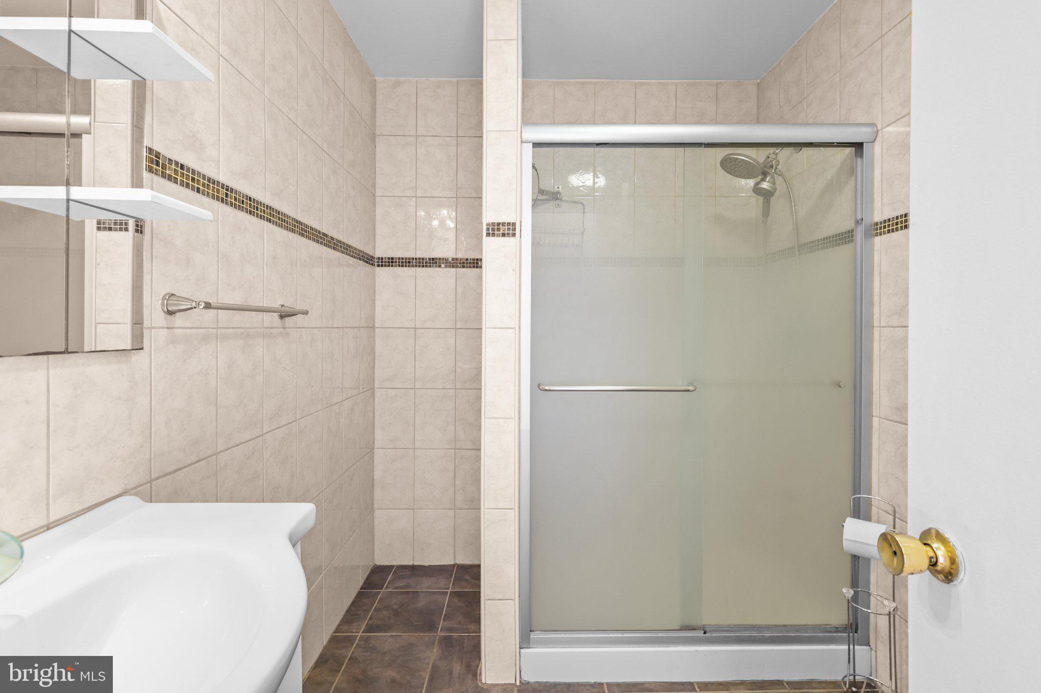 SOMERTON - Residential