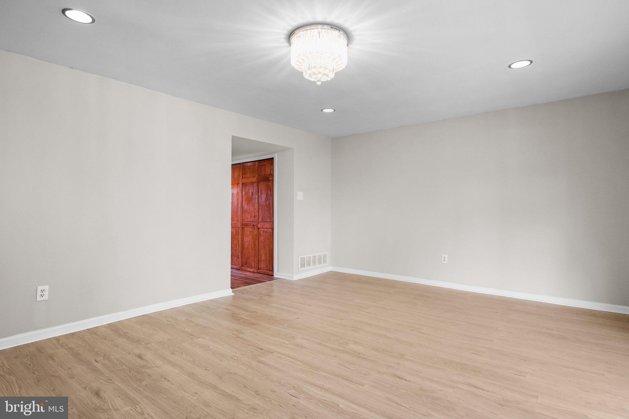 SOMERTON - Residential