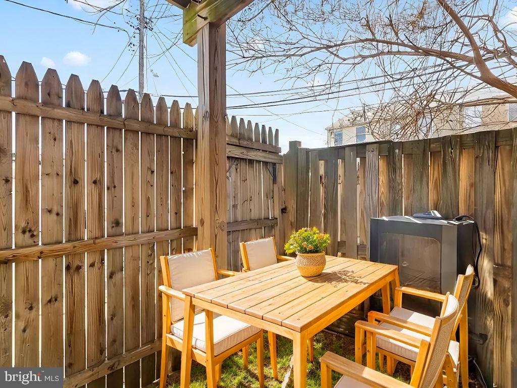 BUTCHERS HILL - Residential Lease