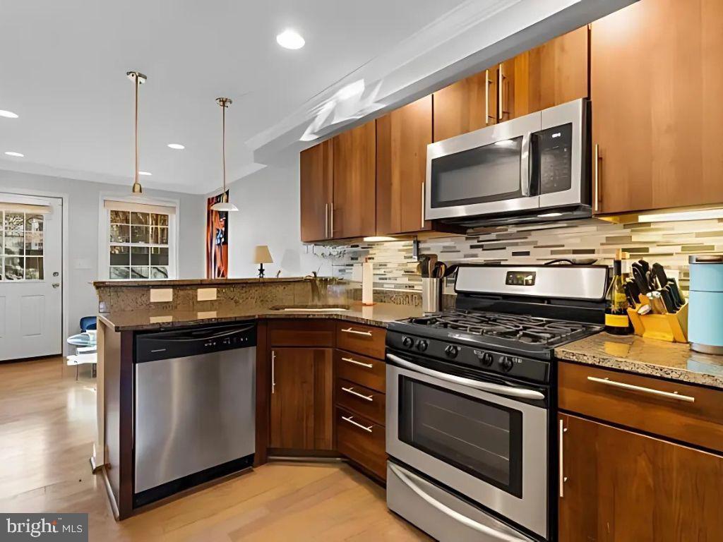 BUTCHERS HILL - Residential Lease