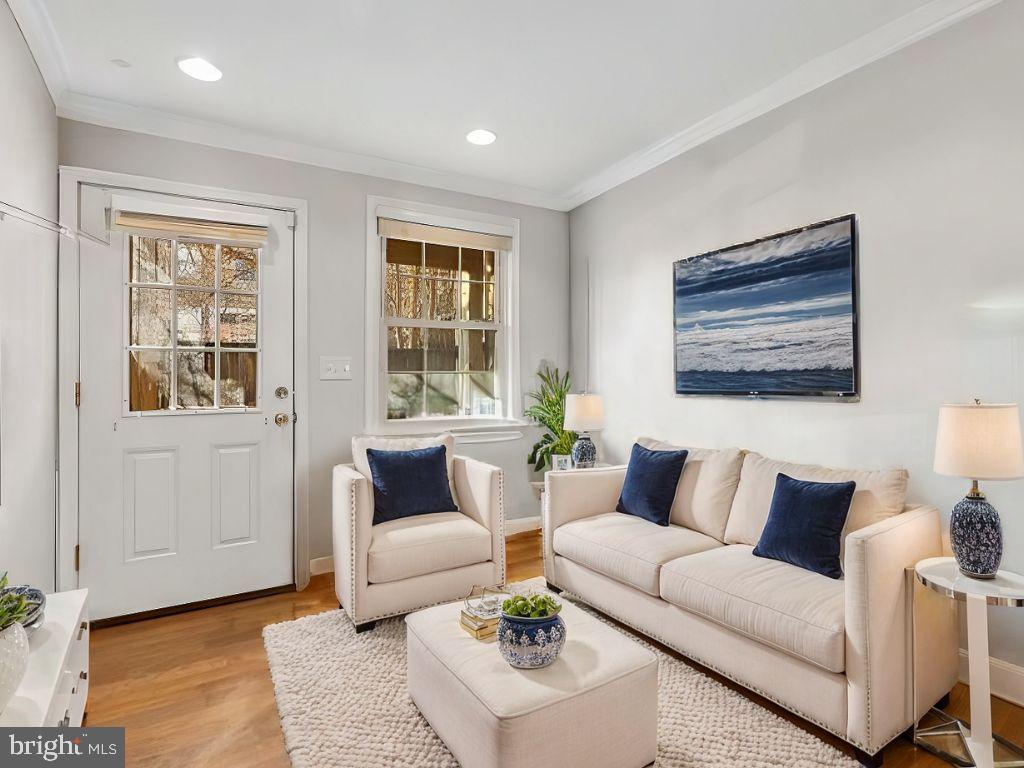 BUTCHERS HILL - Residential Lease
