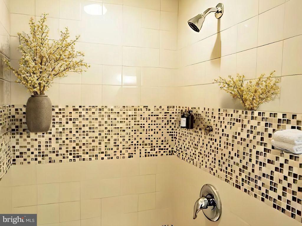 BUTCHERS HILL - Residential Lease