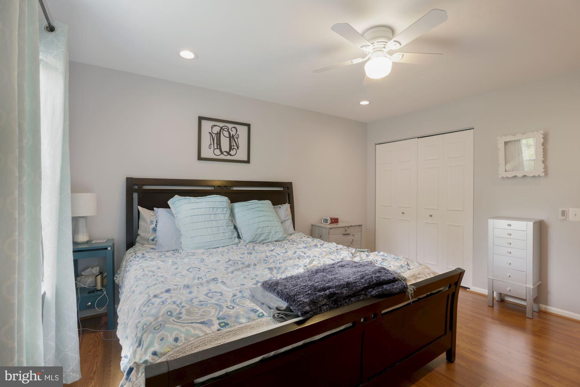 LONDON TOWN WEST - Residential