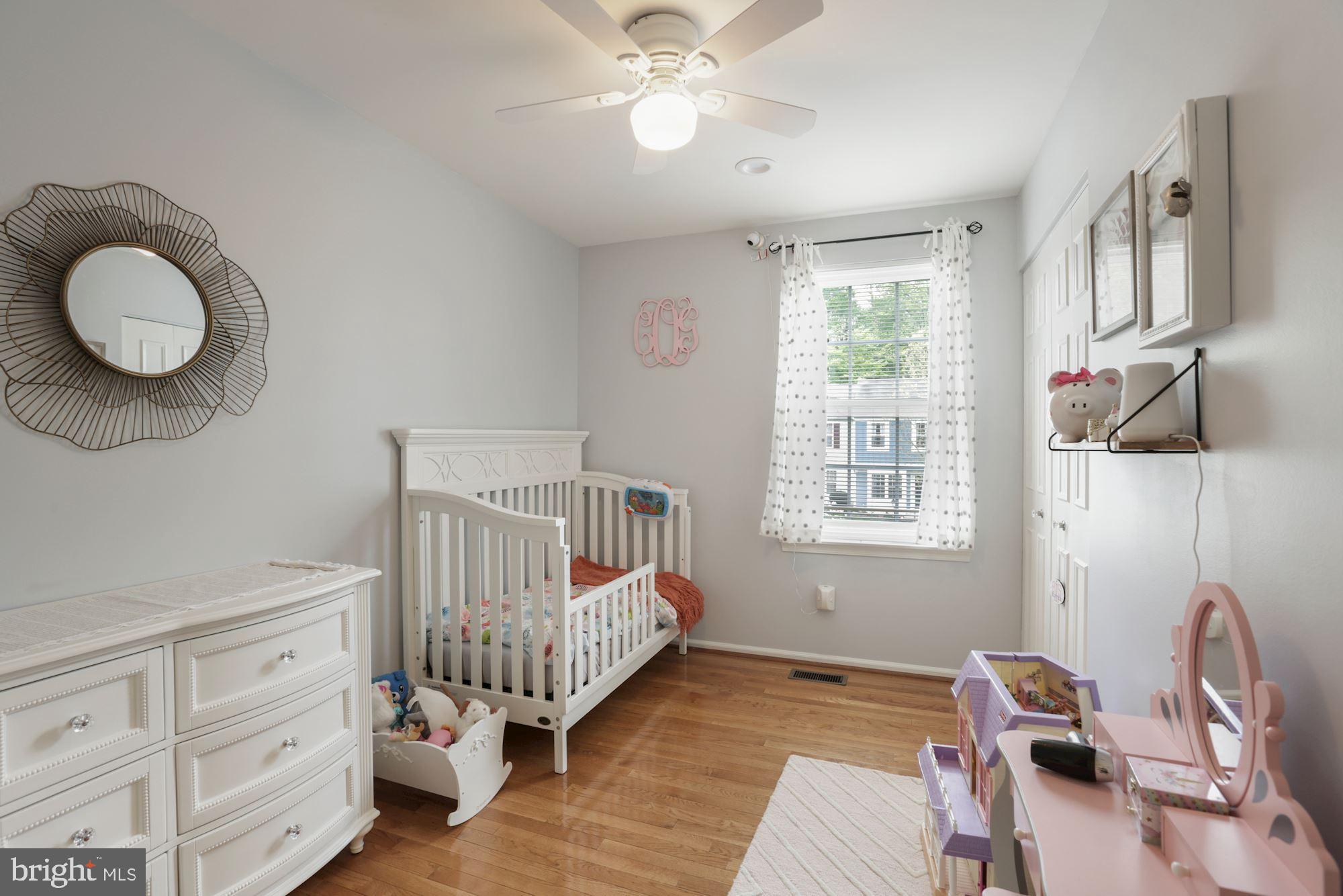 LONDON TOWN WEST - Residential