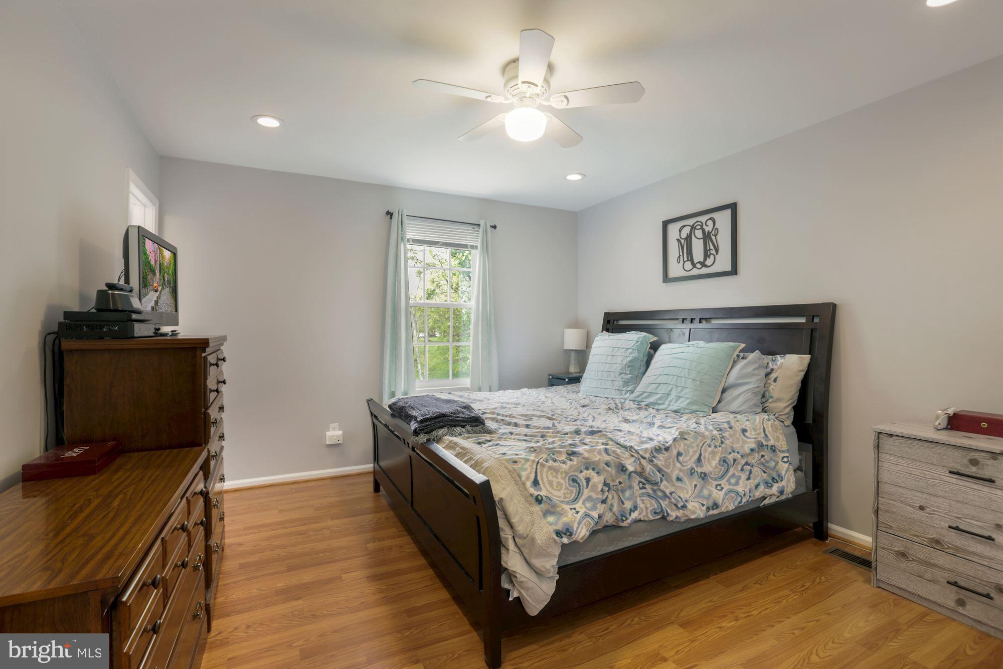 LONDON TOWN WEST - Residential