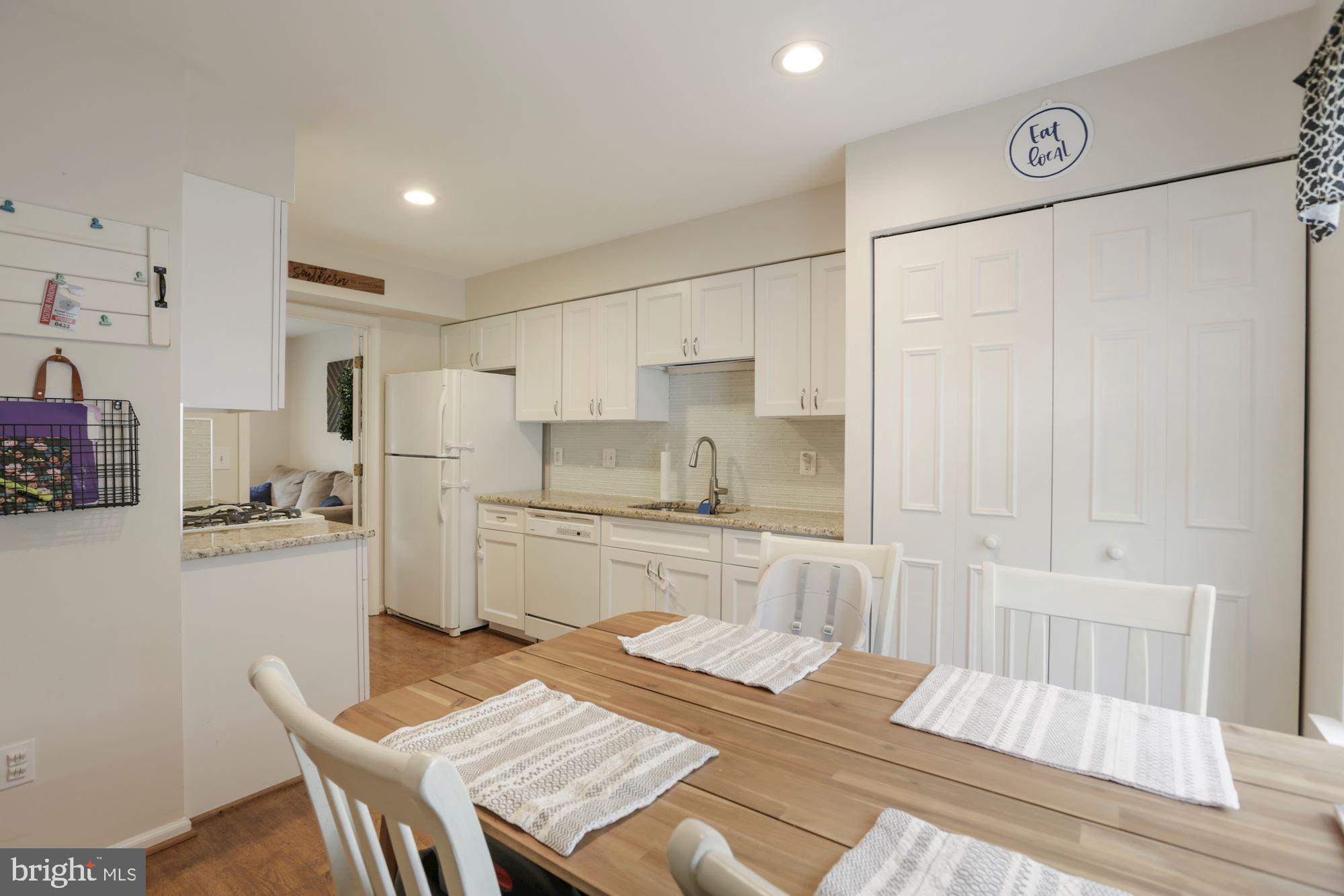 LONDON TOWN WEST - Residential