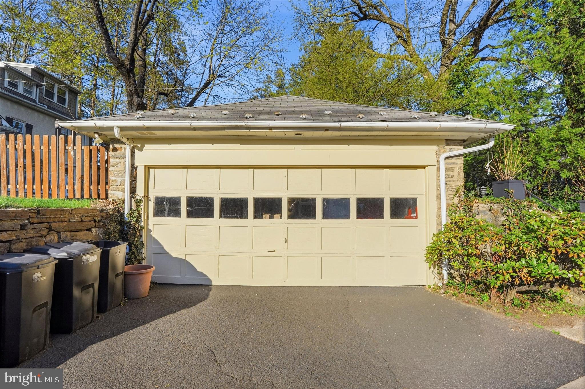 JENKINTOWN - Residential