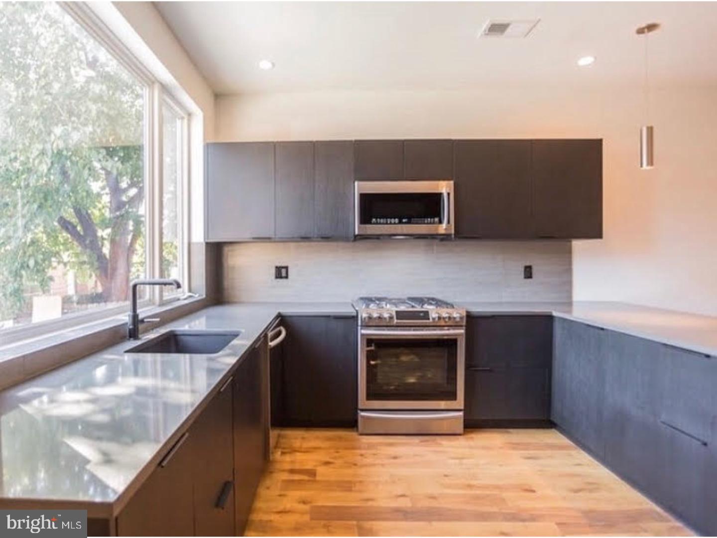 POINT BREEZE - Residential