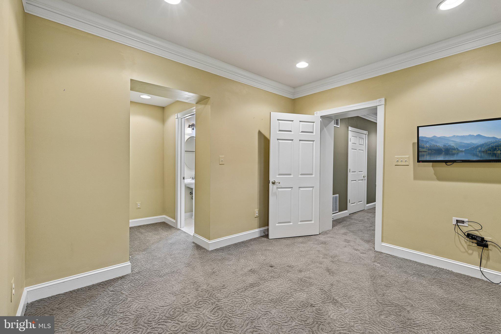 BELMONT COUNTRY CLUB - Residential