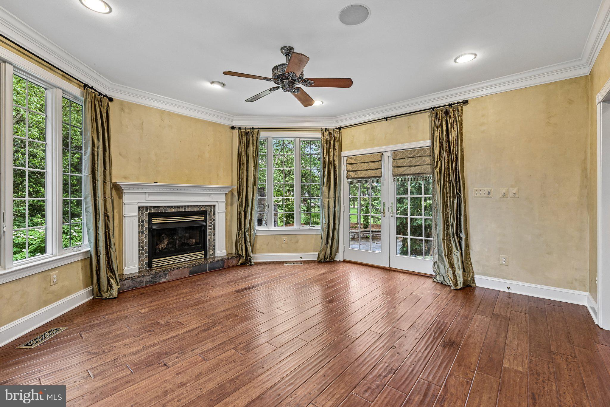BELMONT COUNTRY CLUB - Residential