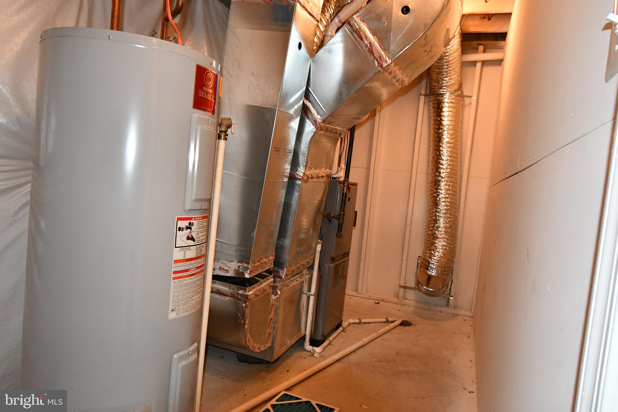 WAYSIDE VILLAGE - Residential Lease