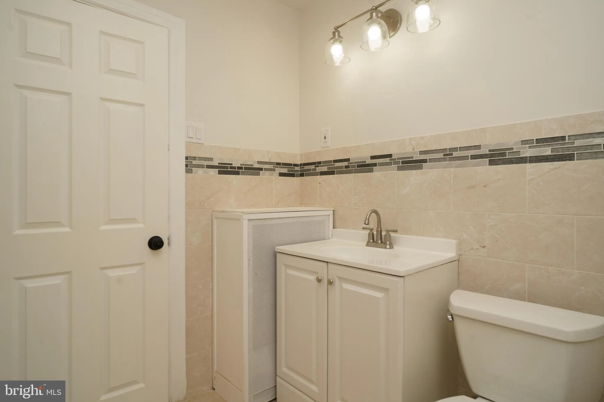 Philadelphia, Pennsylvania 19142, United States, 4 Bedrooms Bedrooms, ,2 BathroomsBathrooms,Residential,Active,77436