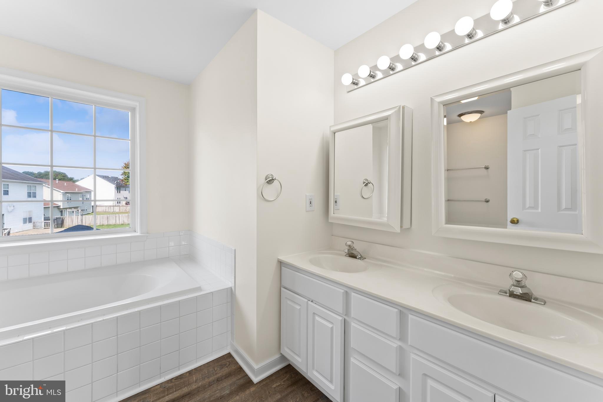 MAPLE GROVE - Residential