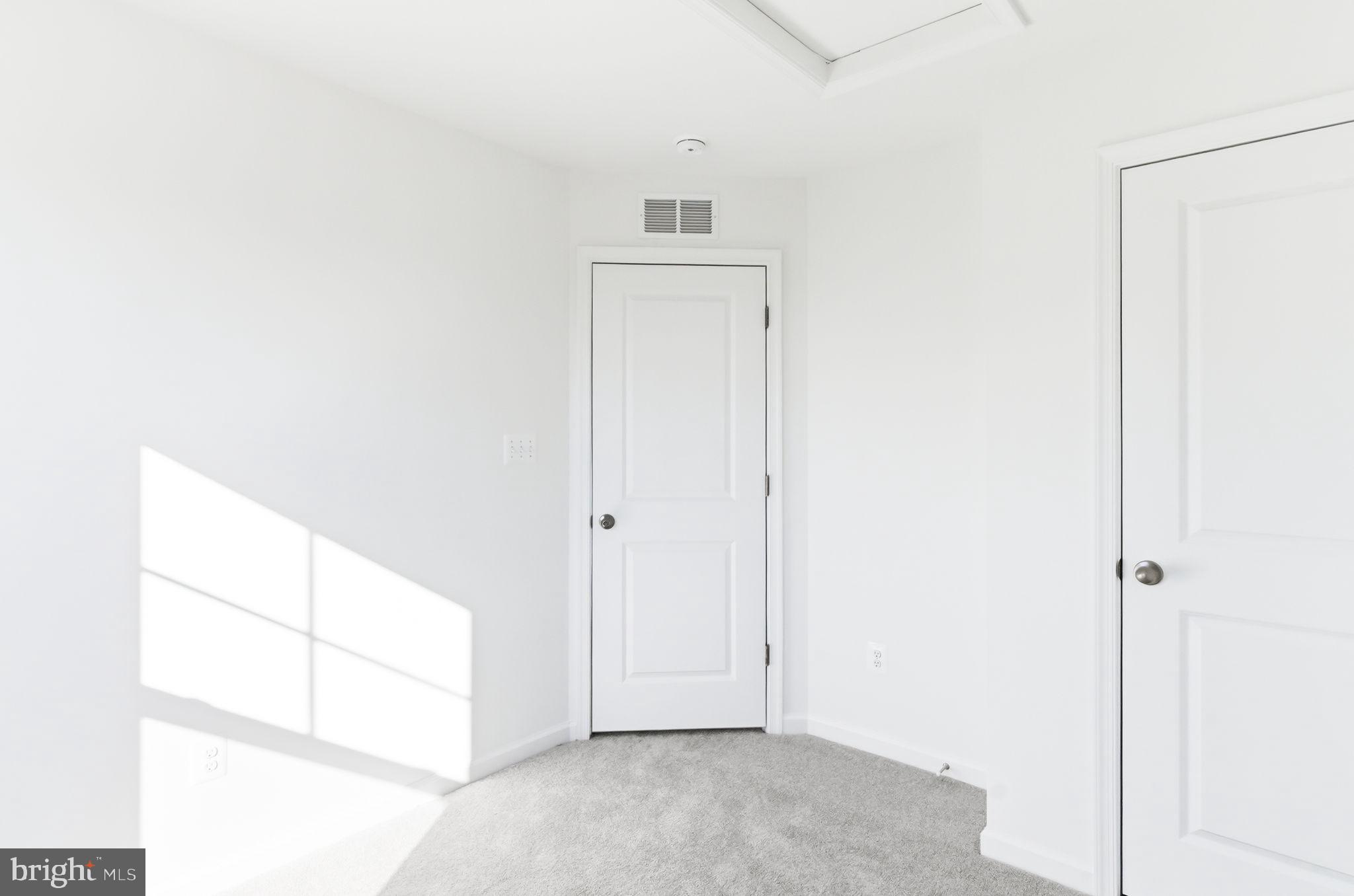 KING'S CROSSING - Residential