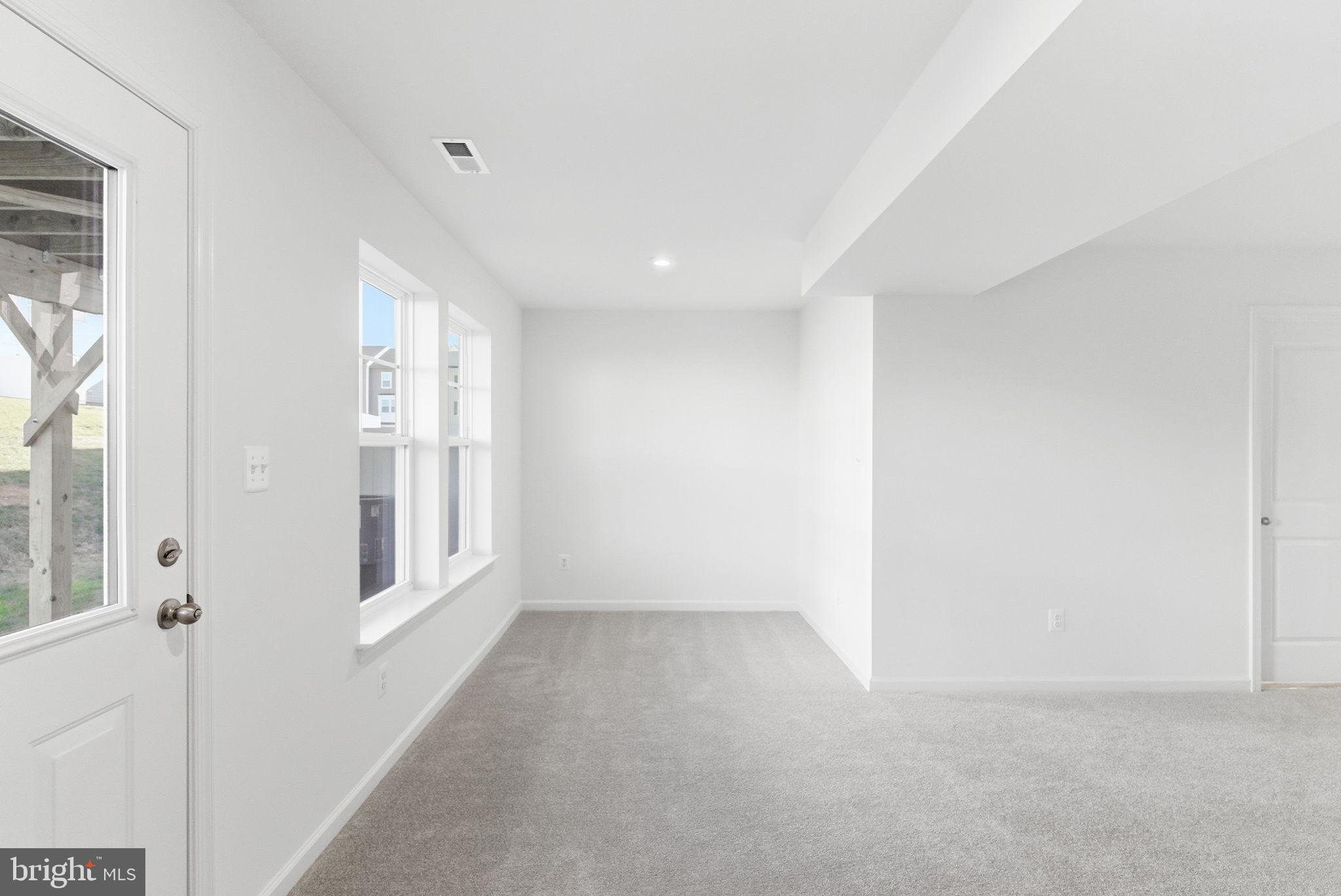 KING'S CROSSING - Residential