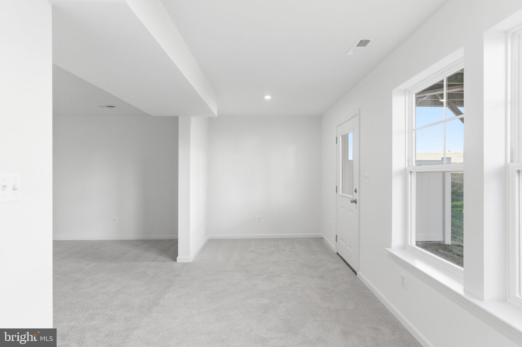 KING'S CROSSING - Residential