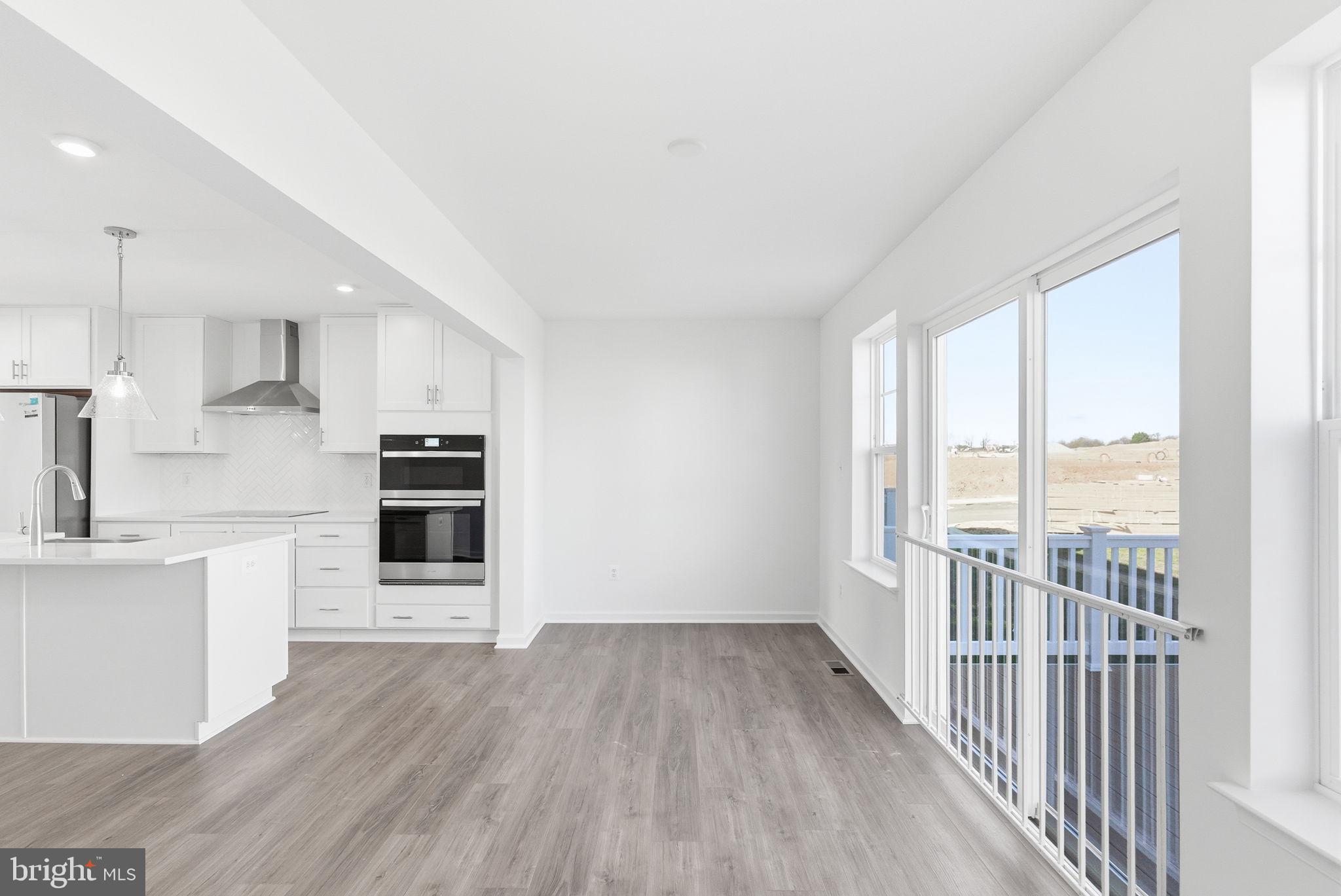 KING'S CROSSING - Residential