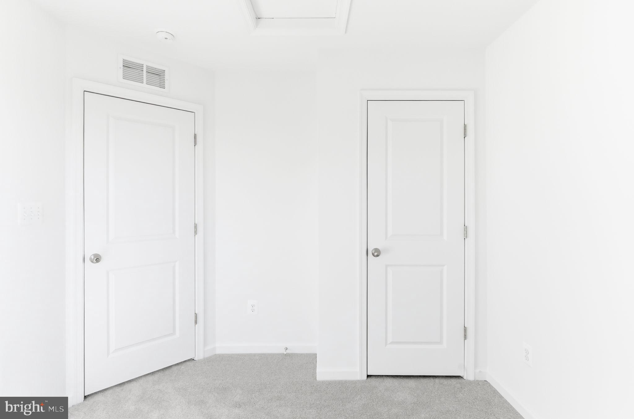 KING'S CROSSING - Residential