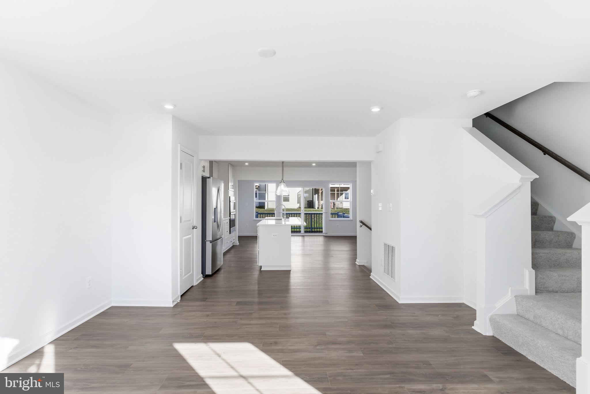 KING'S CROSSING - Residential