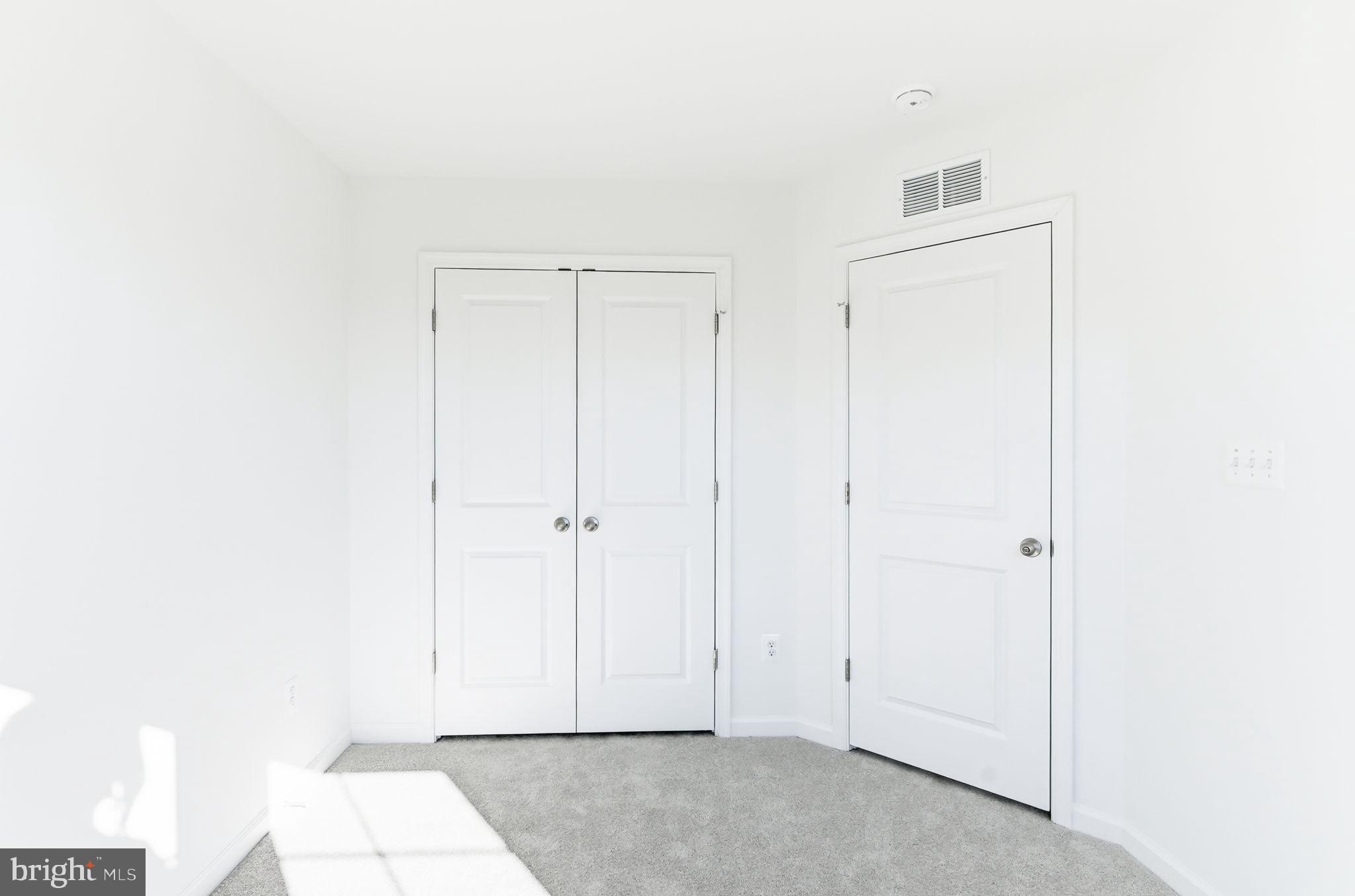 KING'S CROSSING - Residential