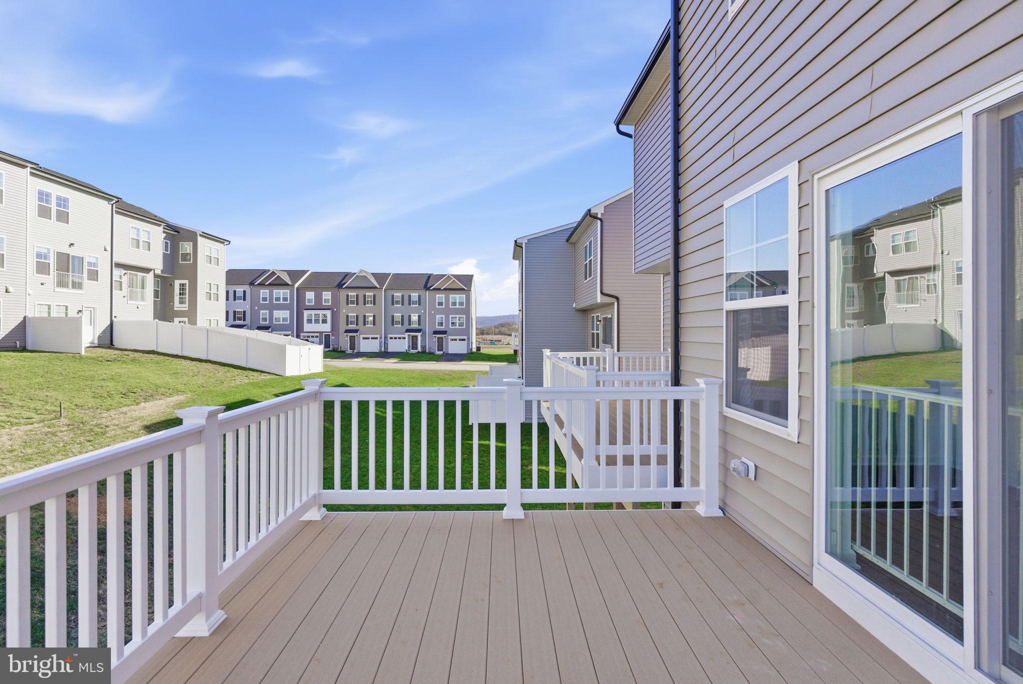 KING'S CROSSING - Residential