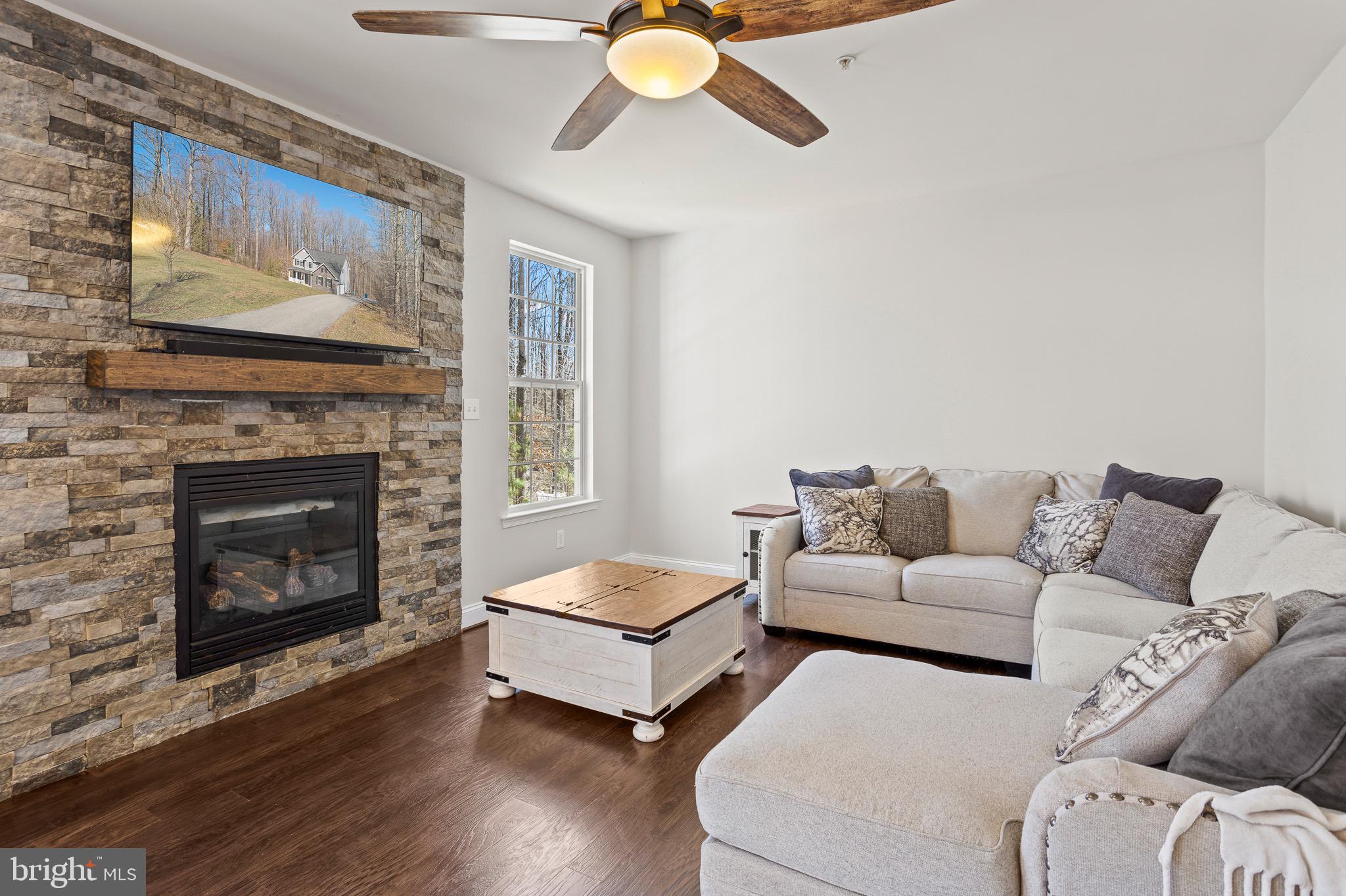 HOLBROOK ESTATES - Residential