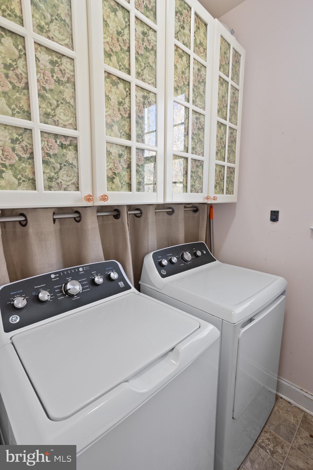 HOLBROOK ESTATES - Residential