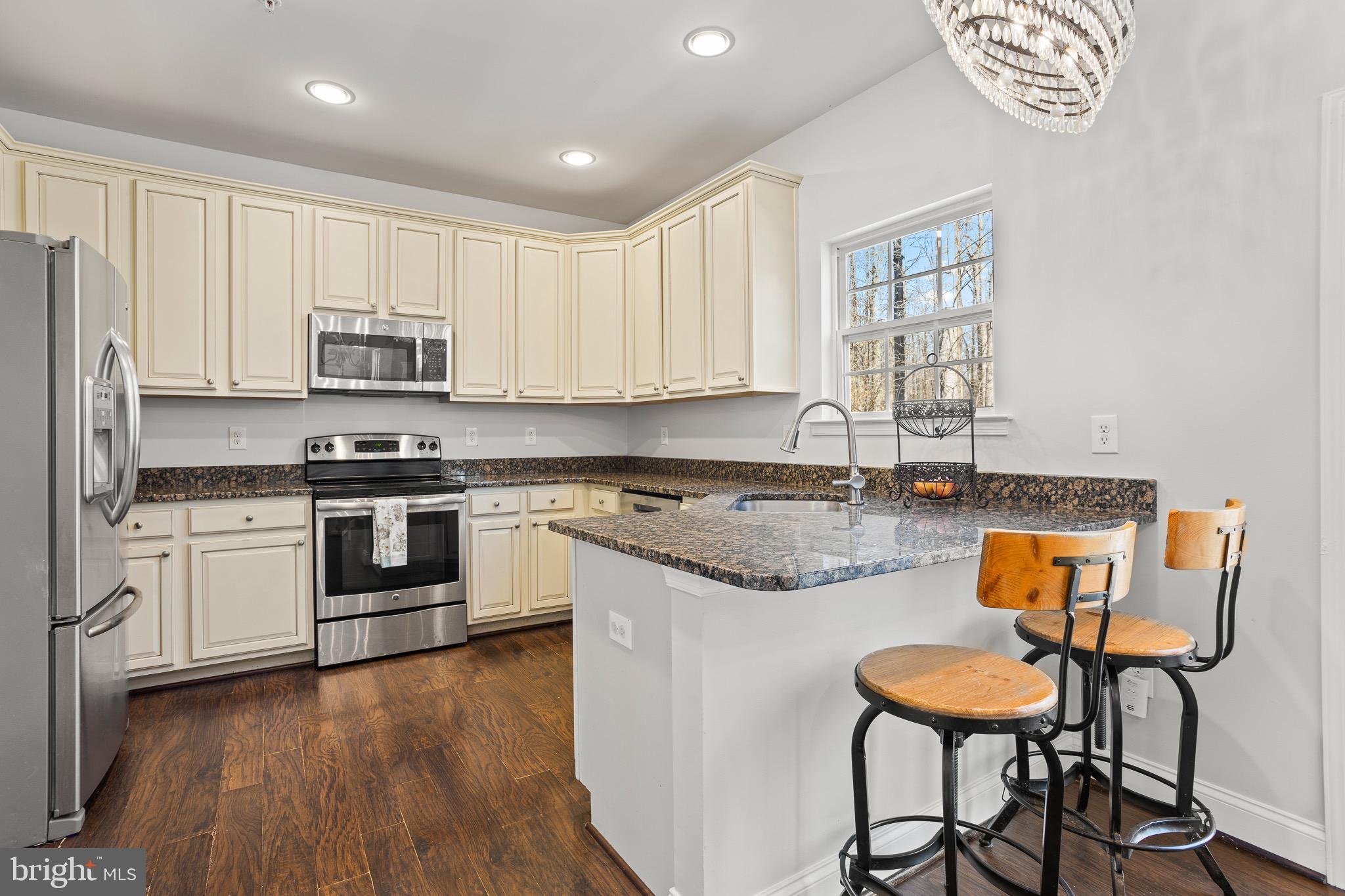 HOLBROOK ESTATES - Residential